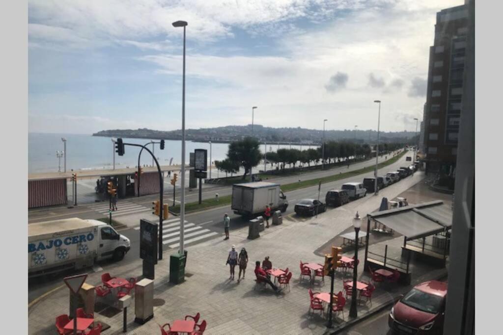 Fantastico Piso En Primera Linea De Playa Gijón Exterior foto