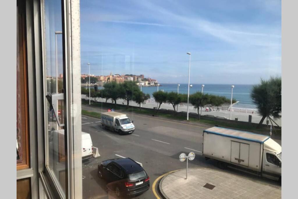 Fantastico Piso En Primera Linea De Playa Gijón Exterior foto